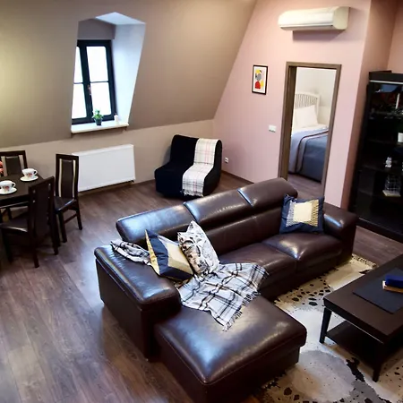 7 Koron - Exclusive アパート