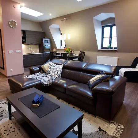 7 Koron - Exclusive アパート